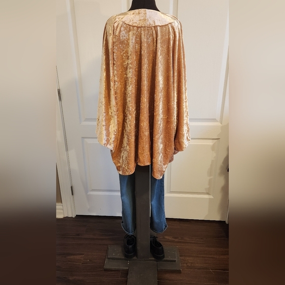 Kendall & Kylie Velvety Soft Pink Top/Sweater Size Small - Picture 6 of 8